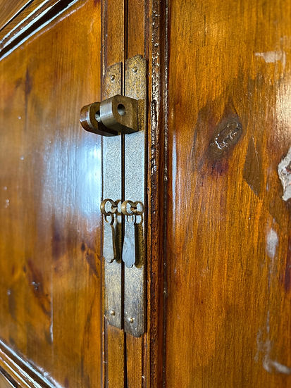 Traditional Chinese Tall Simple Cabinet (T1-1980)