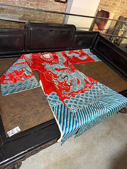 Traditional Chinese Extra Large Silk Gown - Dragon Pattern