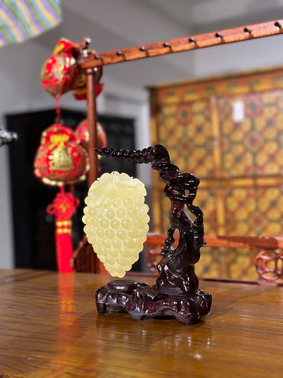 Traditional Chinese Luxe Jade Carving of Grape Display