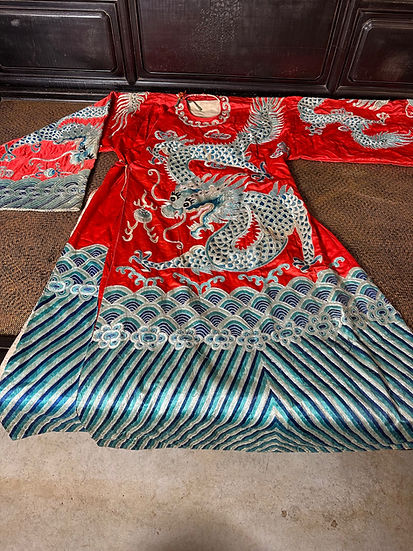 Traditional Chinese Extra Large Silk Gown - Dragon Pattern