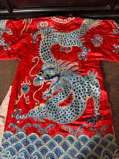 Traditional Chinese Extra Large Silk Gown - Dragon Pattern