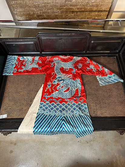 Traditional Chinese Extra Large Silk Gown - Dragon Pattern